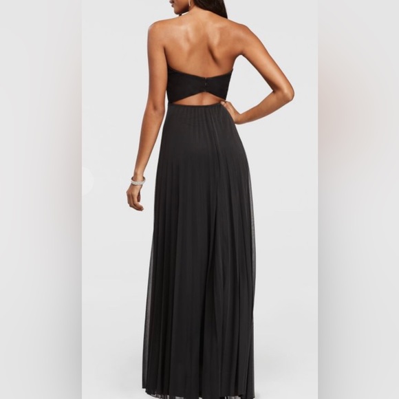 SPEECHLESS STRAPLESS BLACK PADDED GEMSTONE OPEN BACK PLEATED FORMAL DRESS - Picture 2 of 7